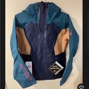Women’s Spyder Solitaire Goretex jacket. Size XS. New with tags.